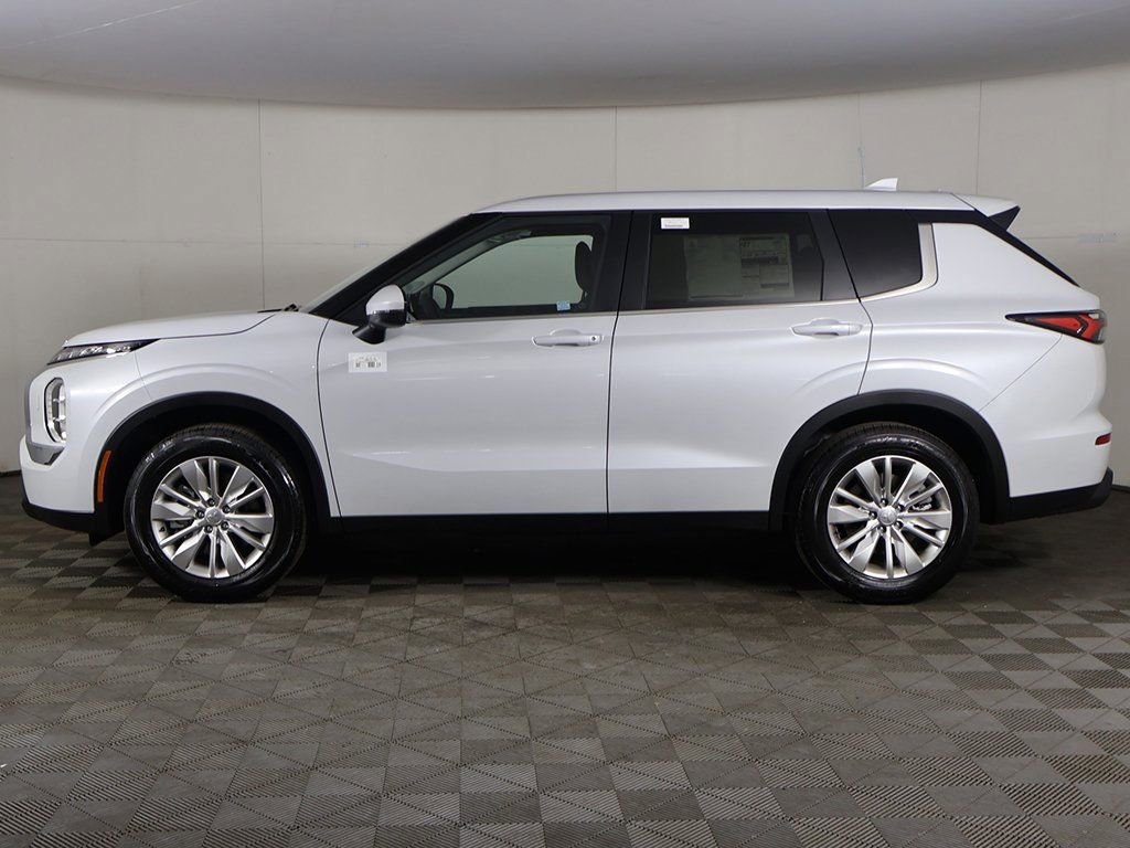 New 2026 Mitsubishi Outlander ES AWD/4WD image 16