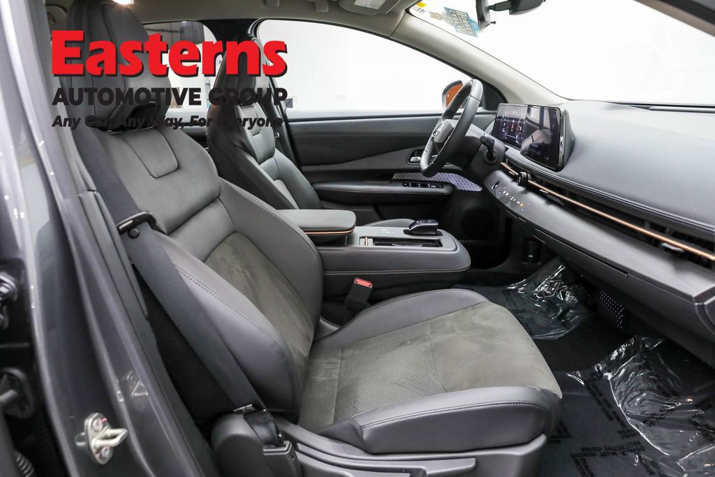 Used 2023 Nissan Ariya FWD image 25