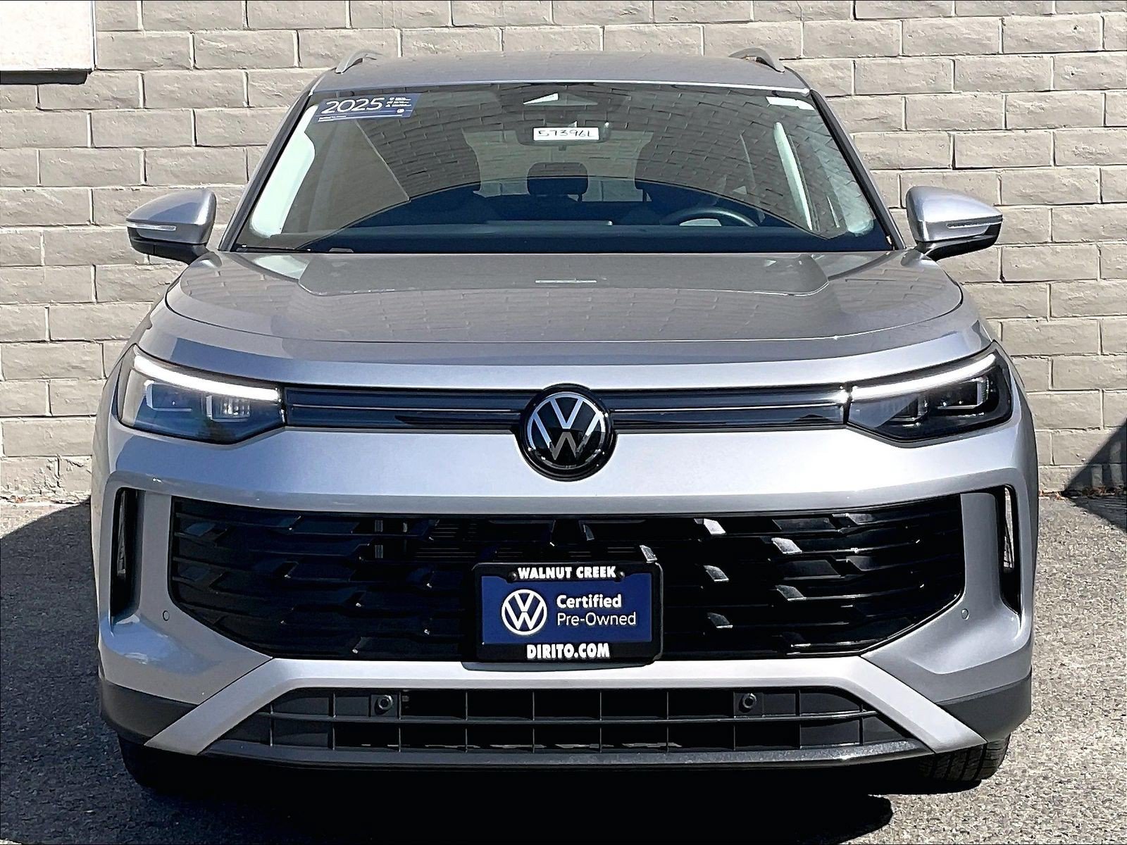 Certified 2025 Volkswagen Tiguan S FWD image 2
