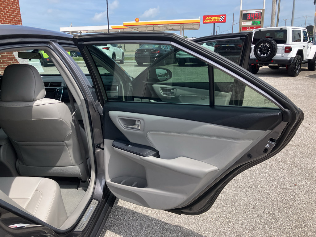 Used 2016 Toyota Camry XLE FWD image 21