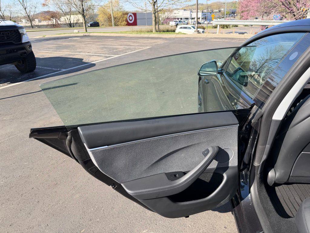 Used 2025 Tesla Model 3 Long Range image 14