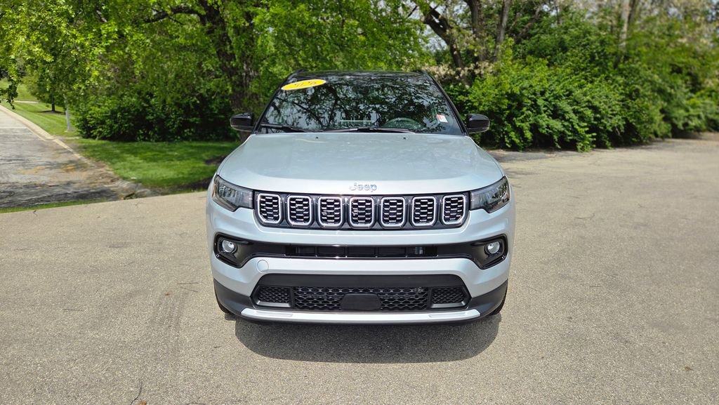Used 2026 Jeep Compass Limited AWD/4WD image 2