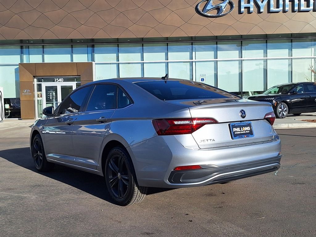 Used 2022 Volkswagen Jetta SE image 5