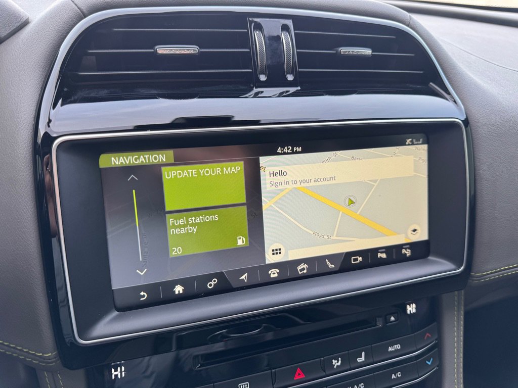 Used 2017 Jaguar F-PACE R-Sport image 20