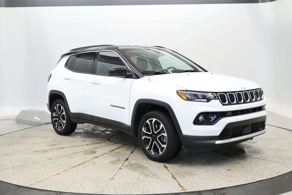 Used 2024 Jeep Compass Limited AWD/4WD image 9
