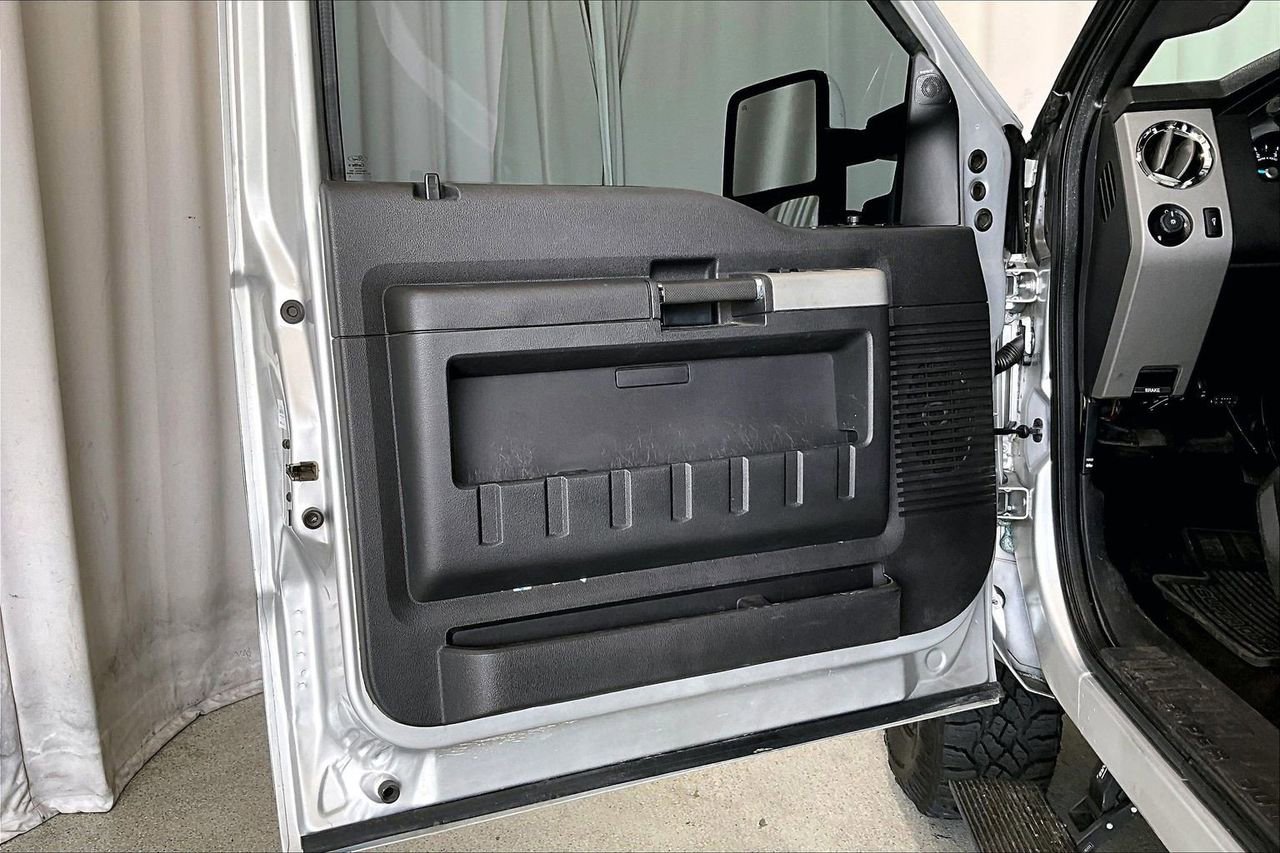 Used 2015 Ford F350 Lariat w/ Lariat Ultimate Package image 21