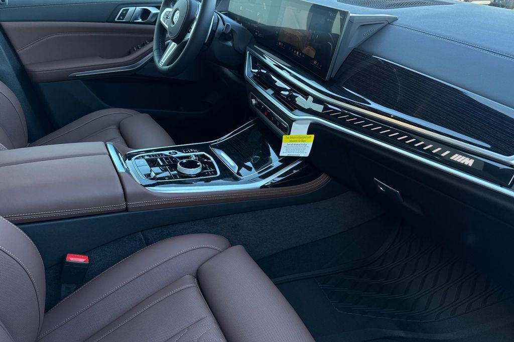 New 2026 BMW X7 M60i w/ Executive Package image 17