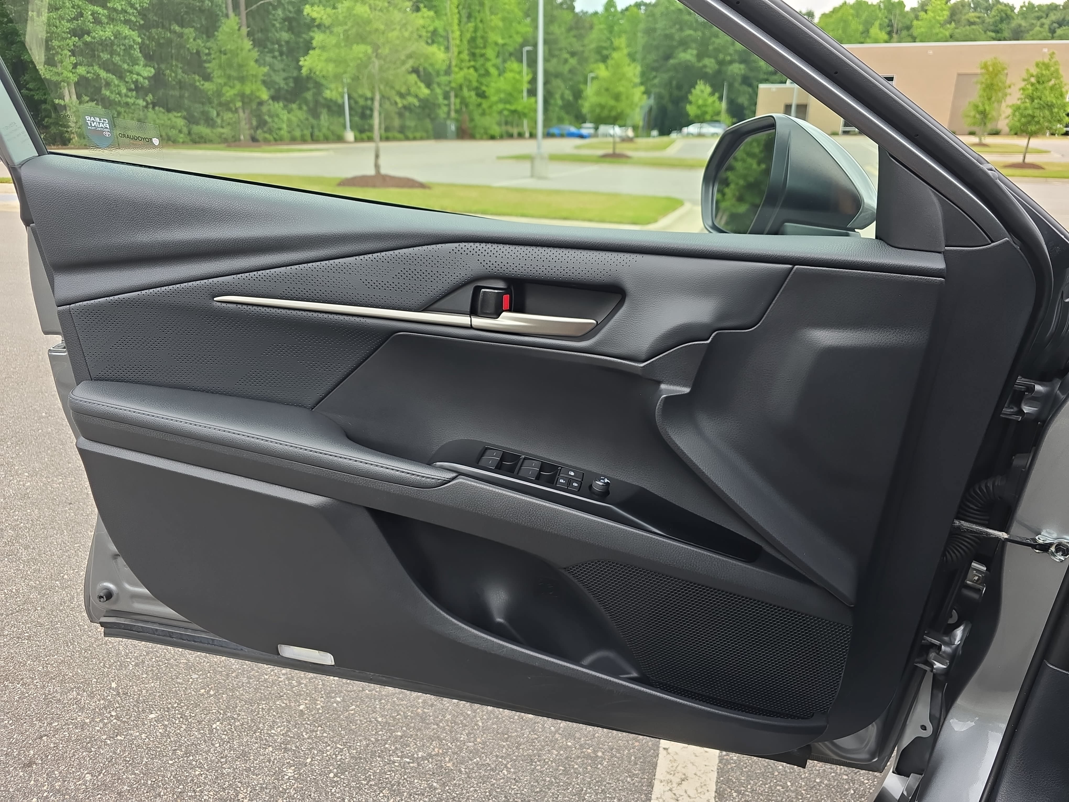 Used 2025 Toyota Camry XSE FWD image 28