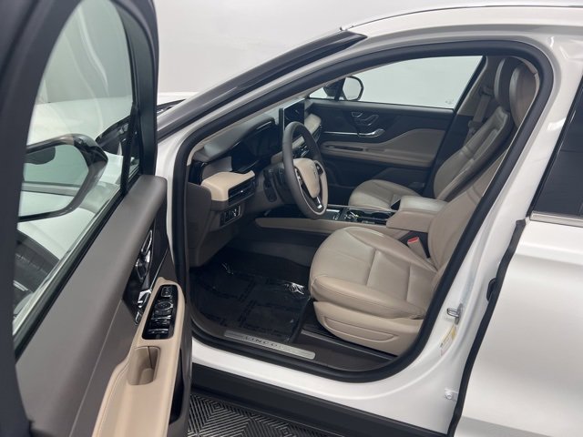 Certified 2023 Lincoln Corsair AWD w/ Equipment Group 101A image 12