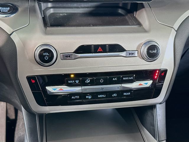 Used 2022 Ford Explorer XLT image 22