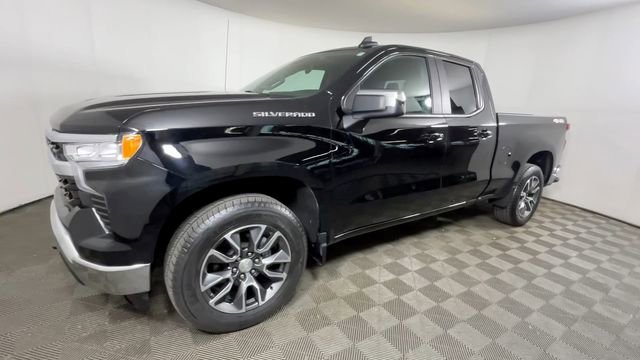 Used 2022 Chevrolet Silverado 1500 LT AWD/4WD image 12