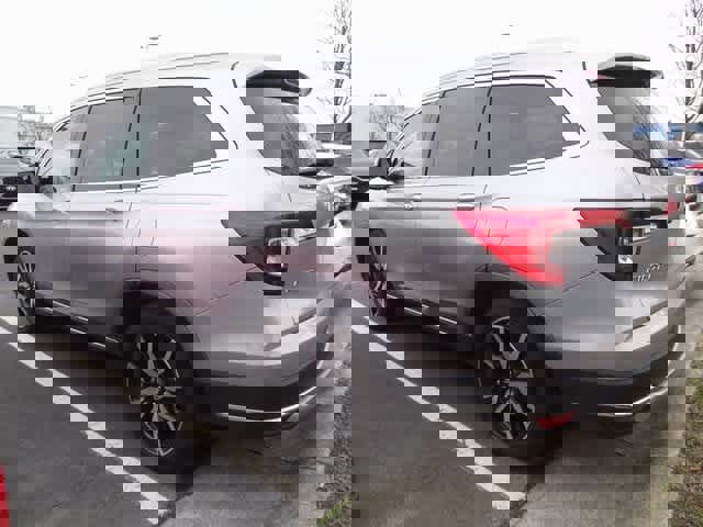 Used 2019 Honda Pilot Touring image 8