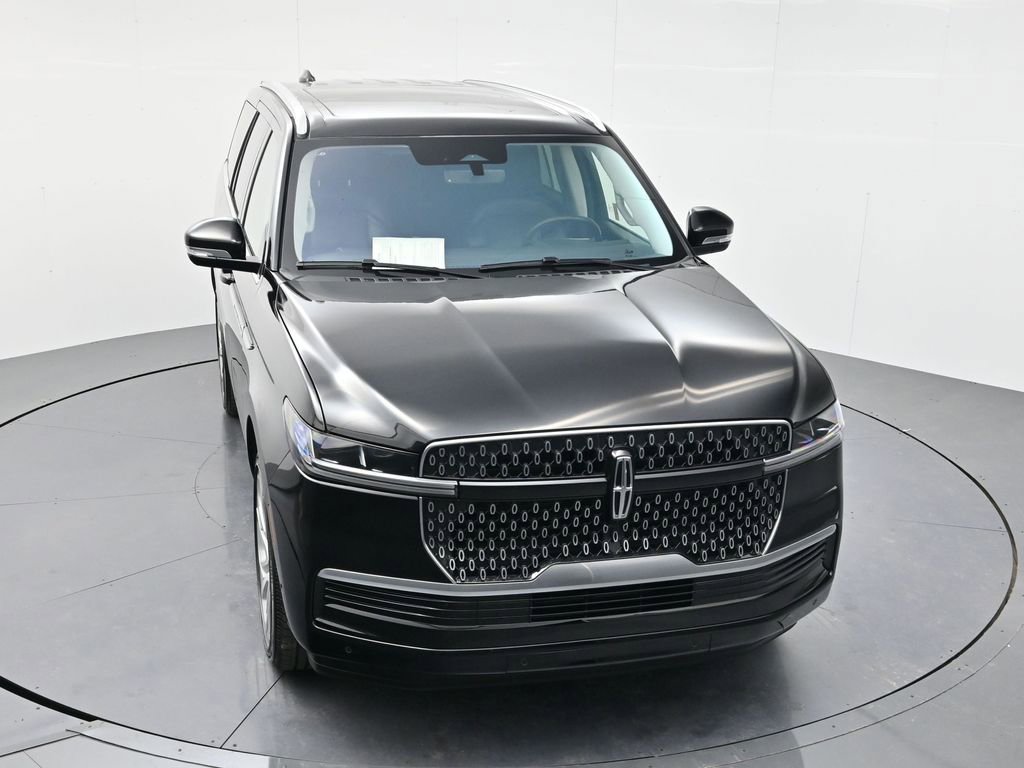 Used 2025 Lincoln Navigator Reserve image 45
