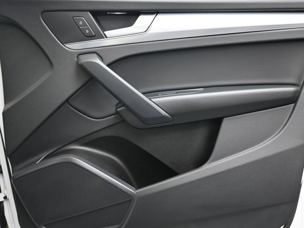 Certified 2025 Audi Q5 2.0T Premium w/ Convenience Plus Package image 11