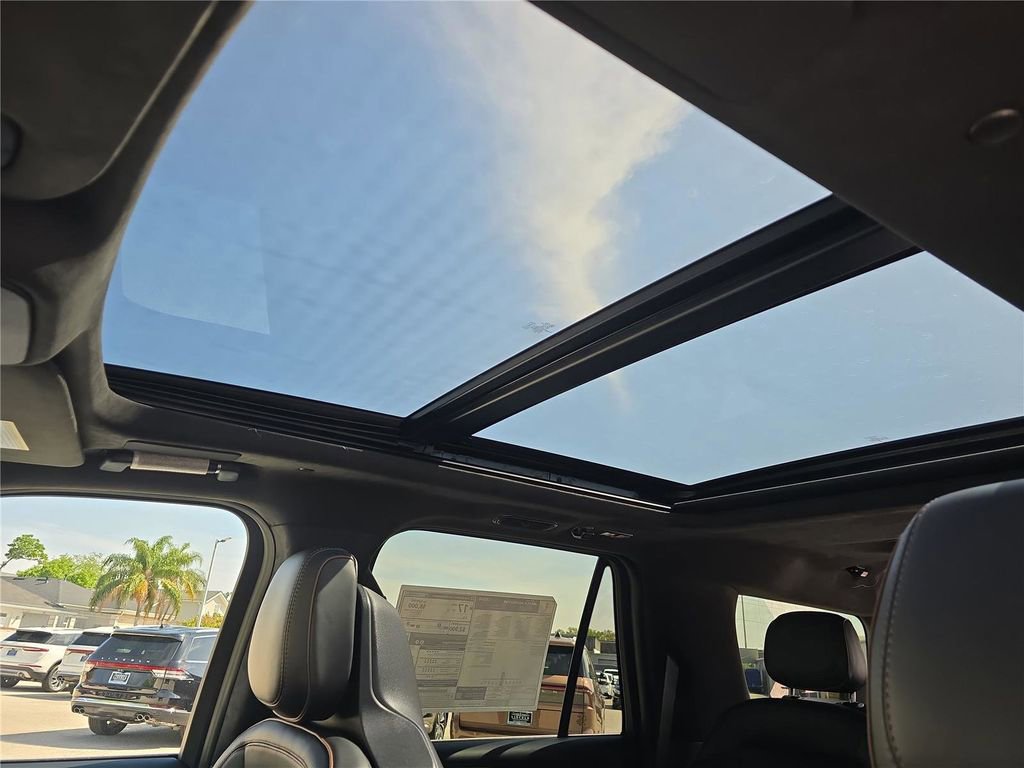 New 2026 Lincoln Navigator Black Label AWD/4WD image 25