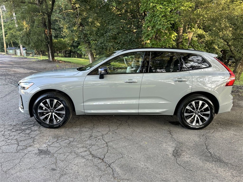 New 2025 Volvo XC60 B5 Plus w/ Protection Package Premier image 5