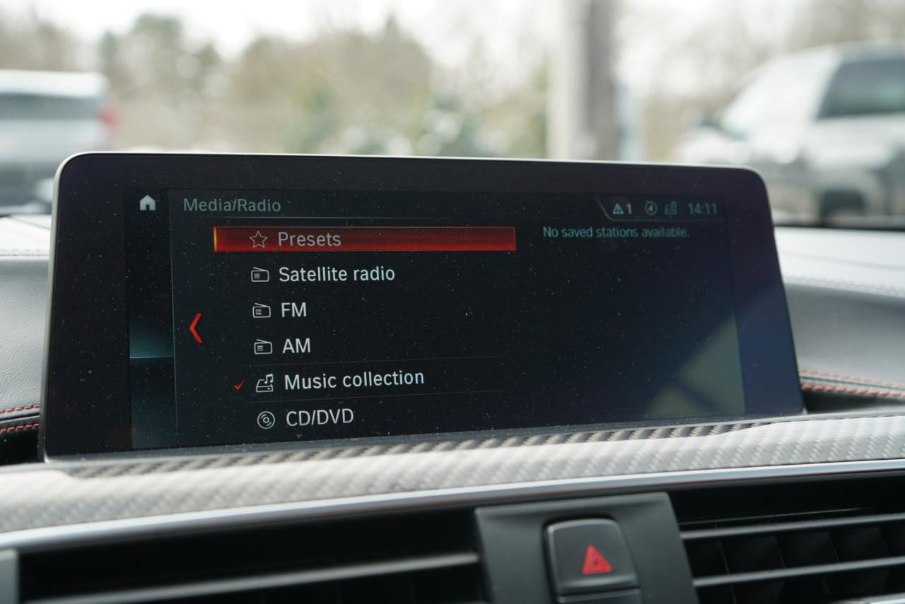 Used 2020 BMW M4 Convertible w/ Executive Package image 34