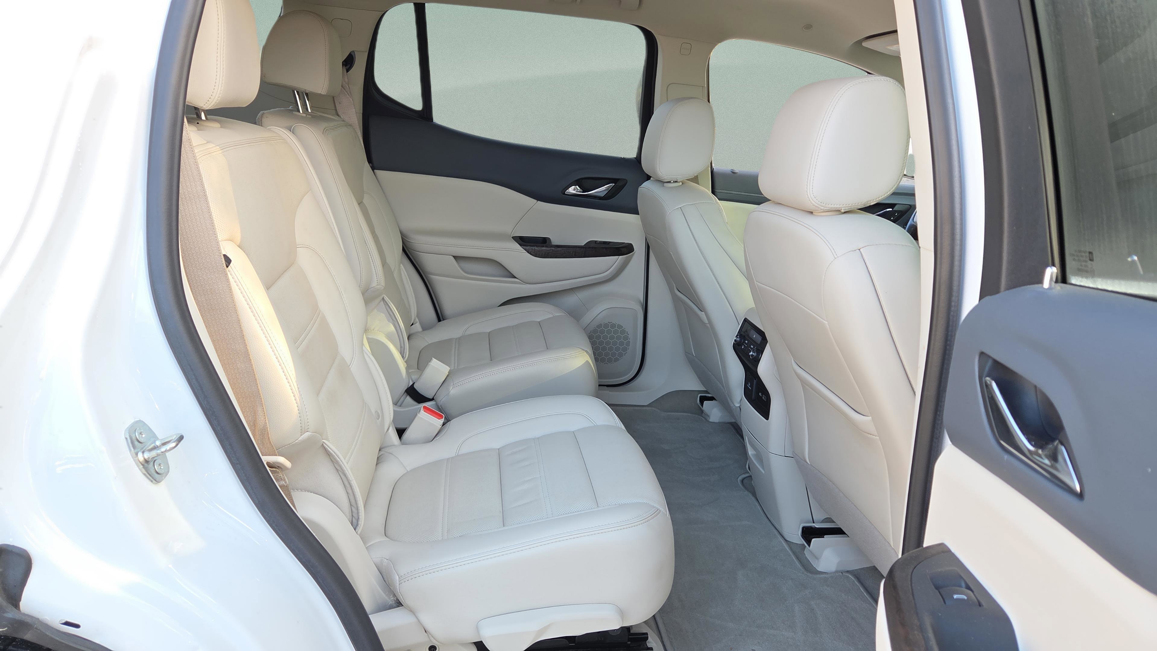 Used 2021 GMC Acadia Denali w/ Denali Technology Package image 23