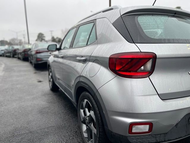 Used 2023 Hyundai Venue SEL w/ Cargo Package image 6