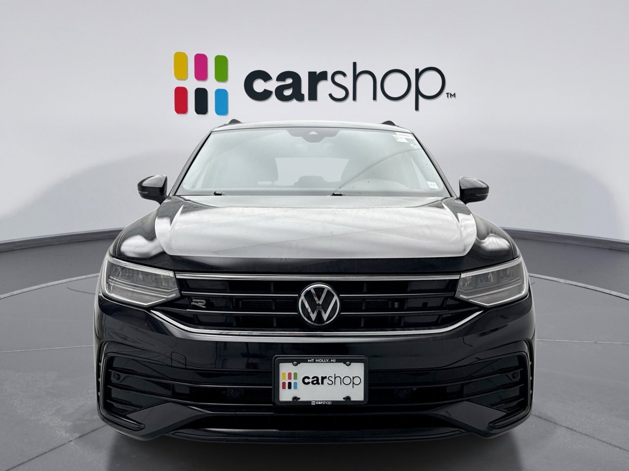 Used 2024 Volkswagen Tiguan SE R-Line image 8
