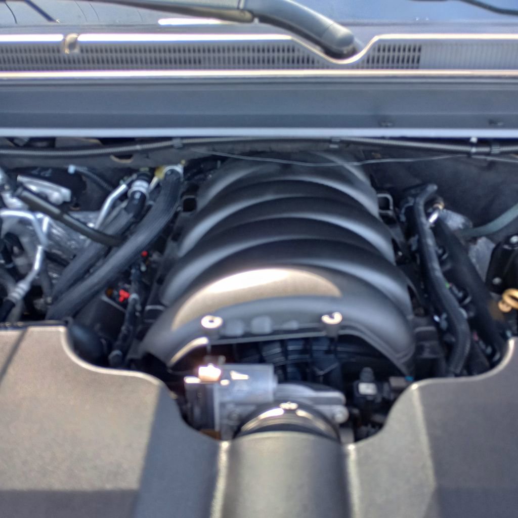 Used 2019 Chevrolet Suburban LT RWD image 26