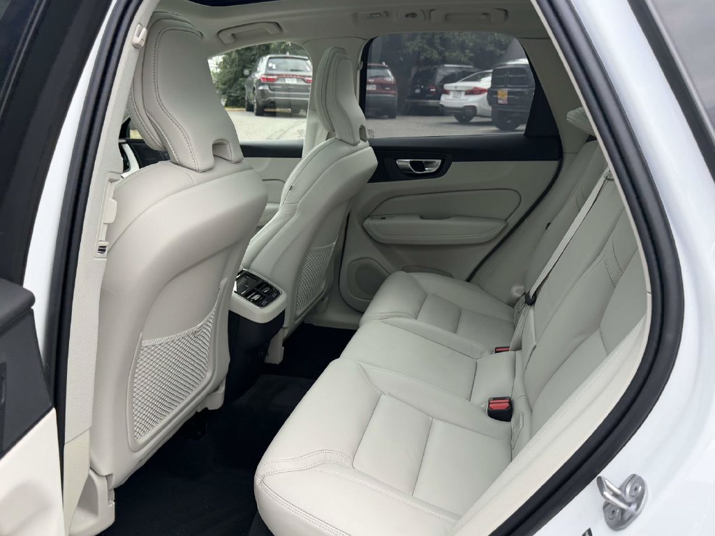 New 2026 Volvo XC60 B5 Ultra w/ Protection Package Premier AWD/4WD image 14