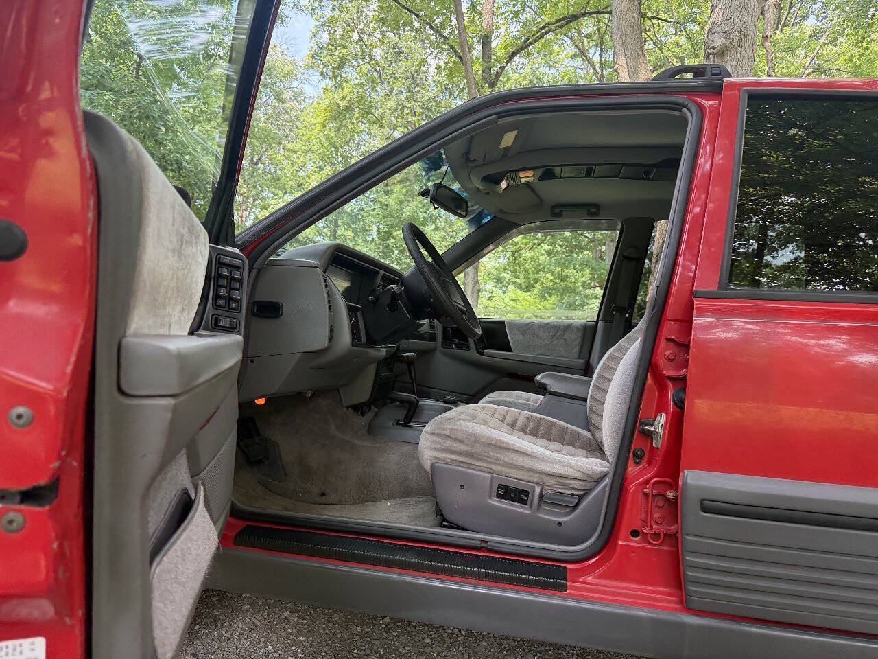 Used 1995 Jeep Grand Cherokee Laredo AWD/4WD image 17