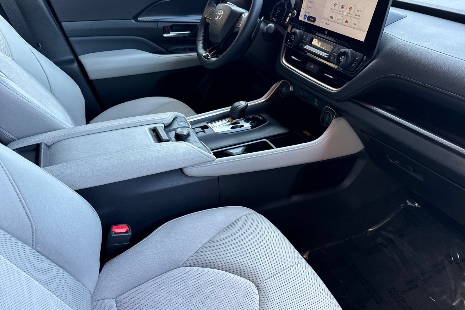 Certified 2025 Toyota Grand Highlander AWD Hybrid image 22
