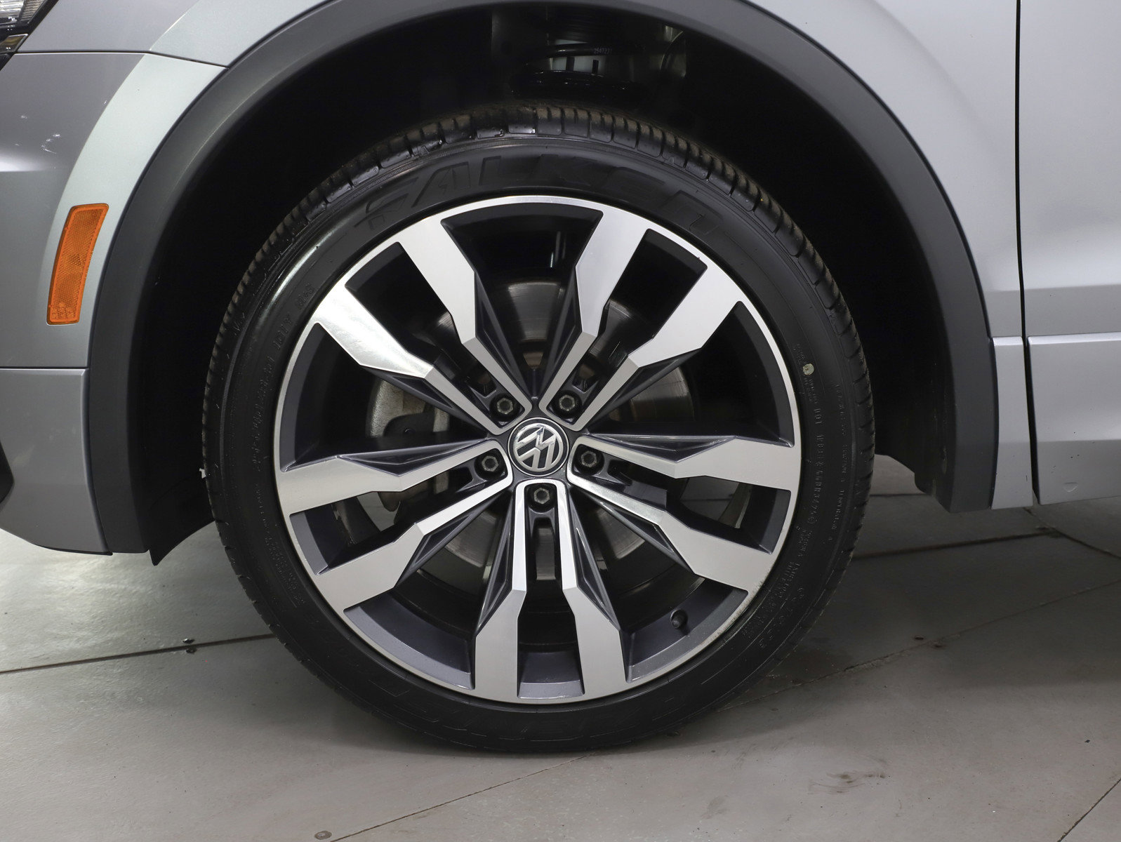 Used 2020 Volkswagen Tiguan SEL Premium R-Line w/ 3rd Row Seat Package image 24