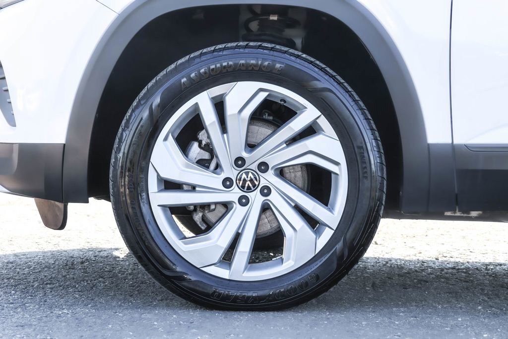 Certified 2023 Volkswagen Atlas SE image 16