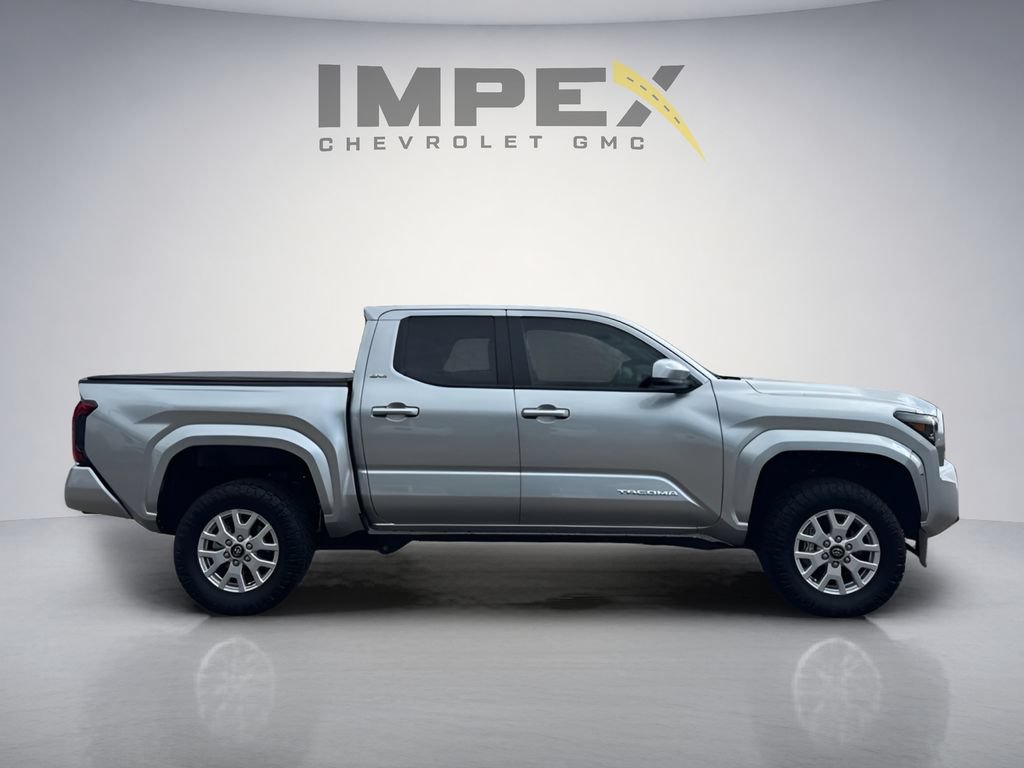 Used 2025 Toyota Tacoma SR5 AWD/4WD image 6