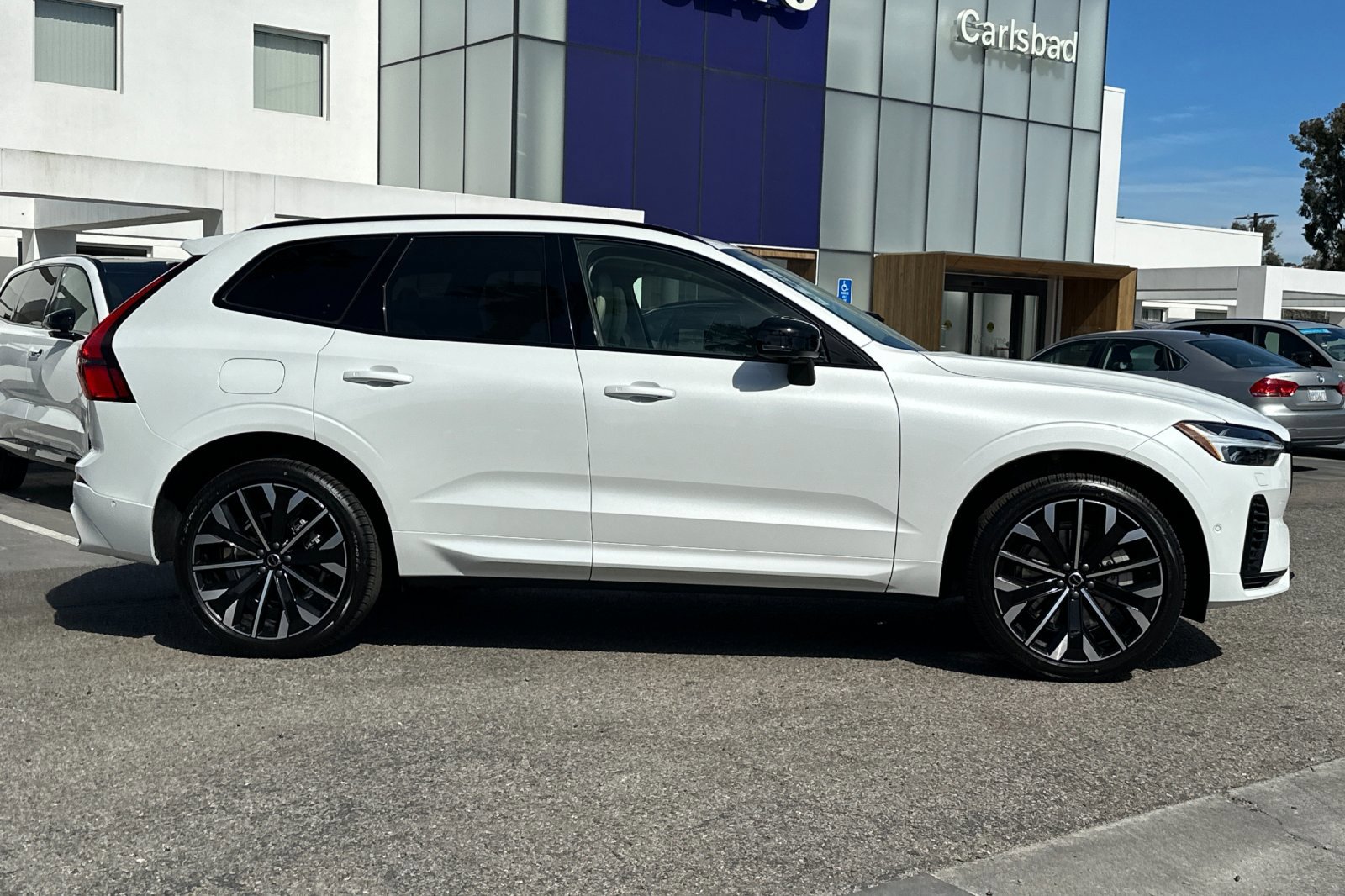 New 2026 Volvo XC60 T8 Ultra w/ Climate Package AWD/4WD image 4