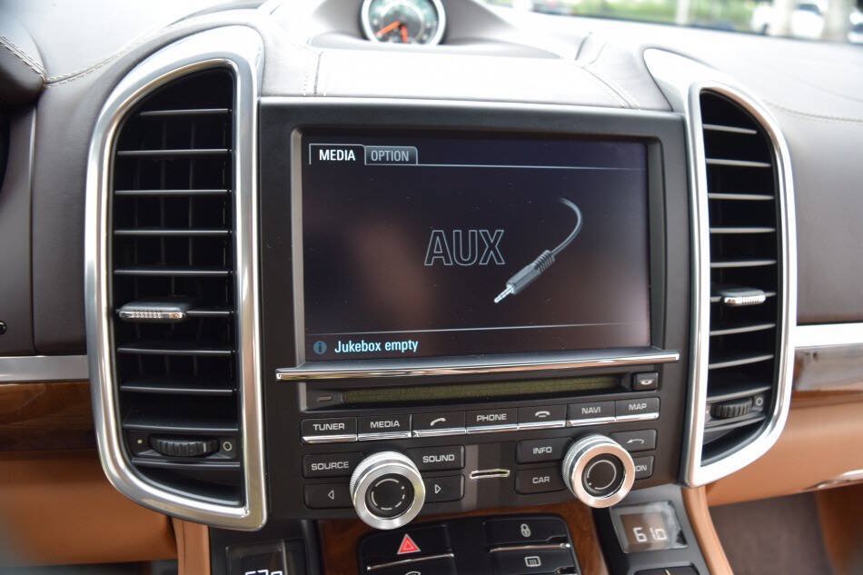 Used 2013 Porsche Cayenne Diesel AWD/4WD image 64
