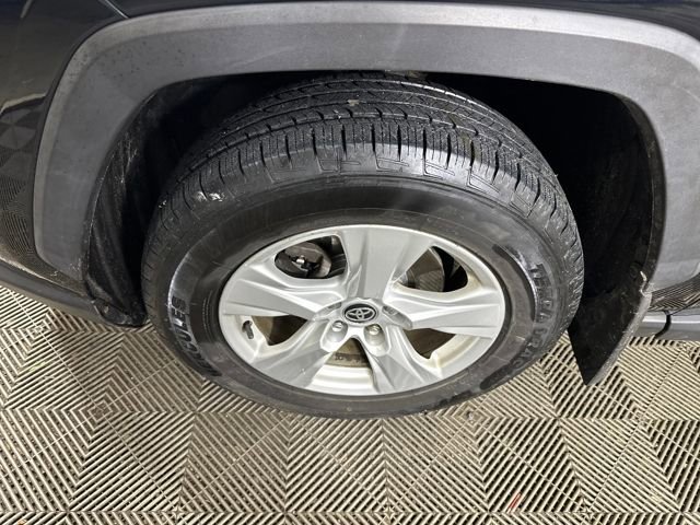 Used 2020 Toyota RAV4 XLE w/ Convenience Package image 10