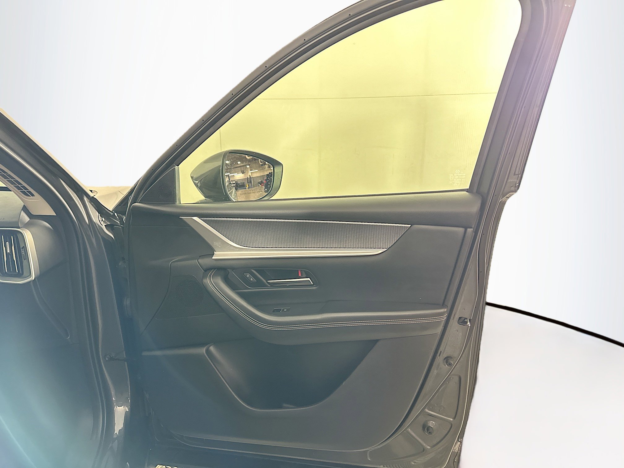 Used 2025 MAZDA CX-90 3.3 Turbo w/ Preferred Package image 33