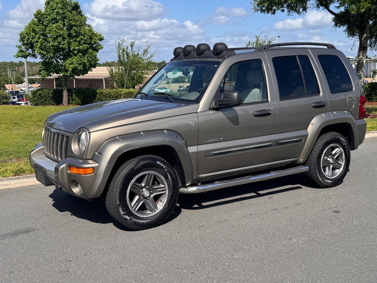 Used 2004 Jeep Liberty Renegade w/ Security Group AWD/4WD image 4