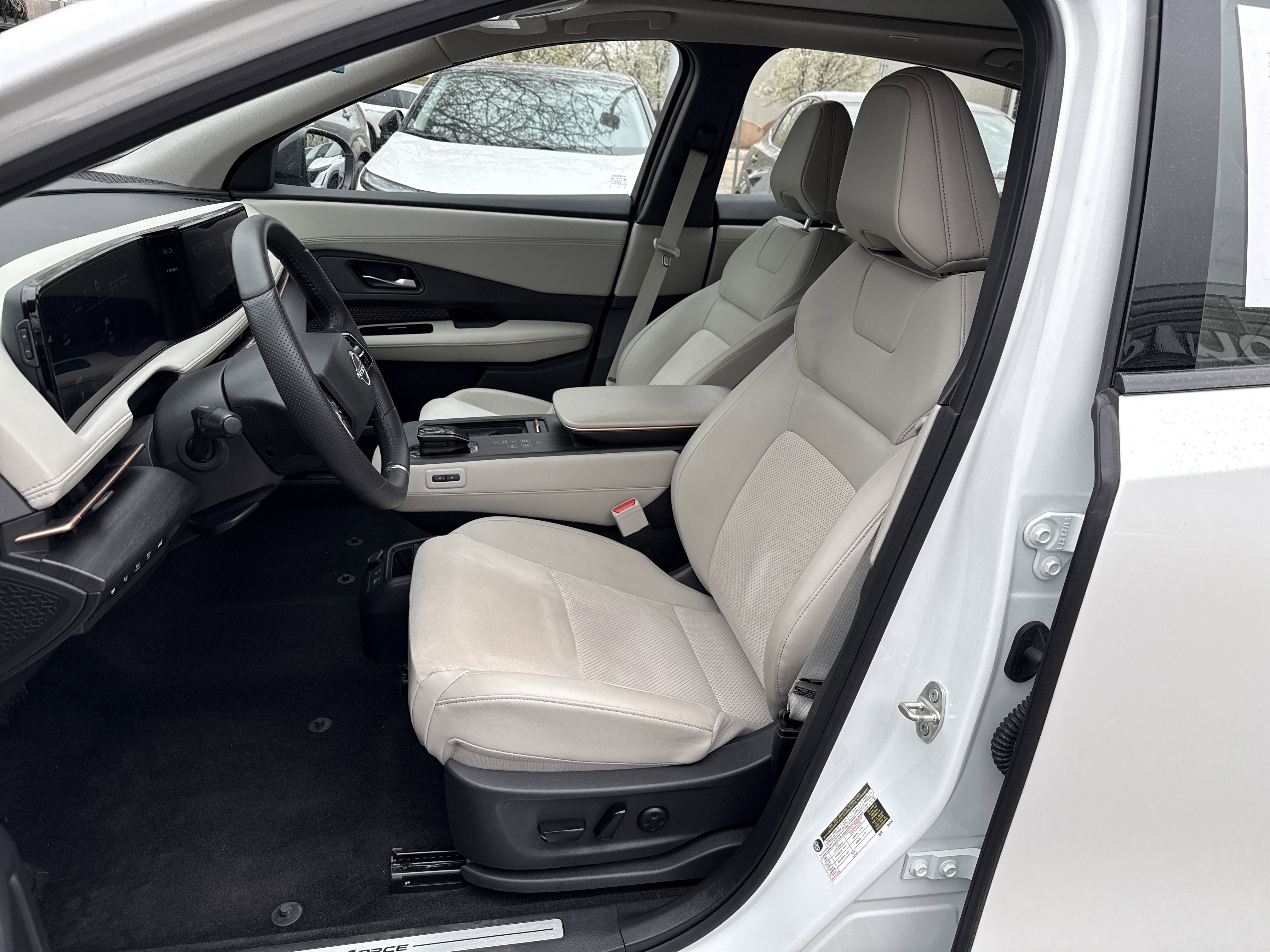 Certified 2024 Nissan Ariya AWD image 15