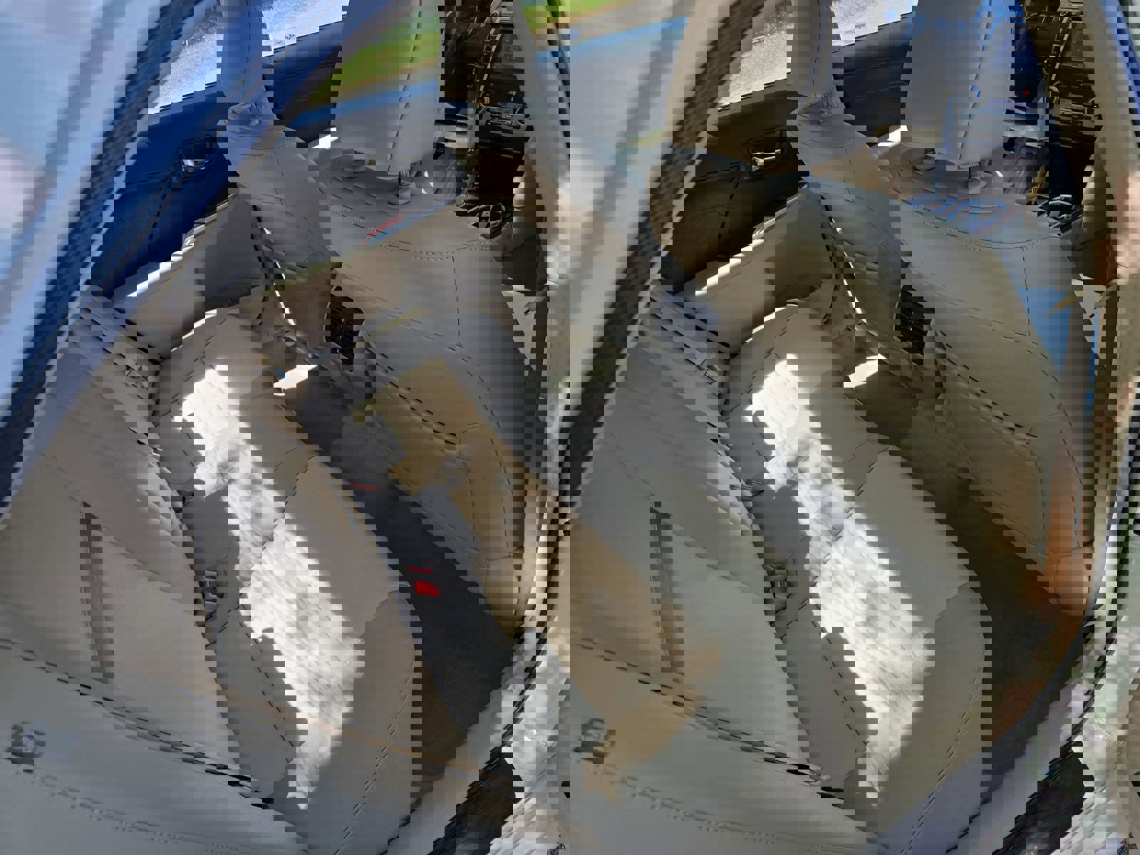 Used 2013 Toyota Camry XLE w/ Leather Pkg image 12