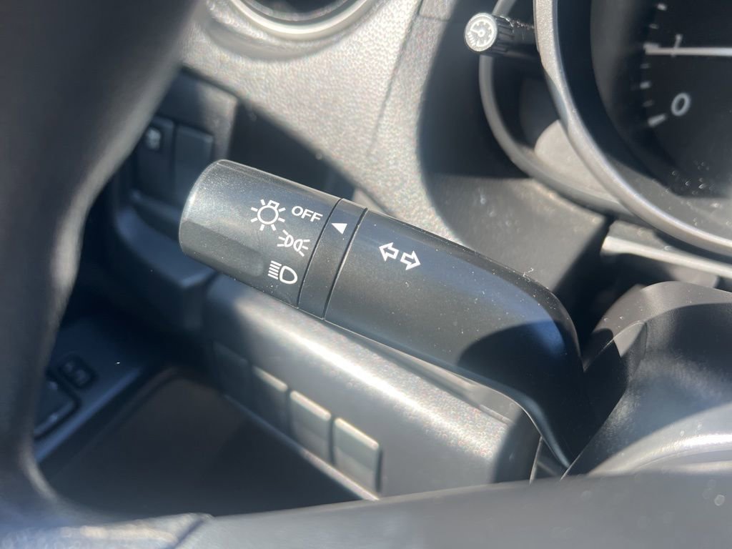 Used 2014 MAZDA MAZDA5 Sport image 13