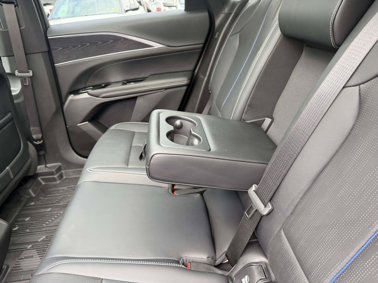 Certified 2024 Cadillac Lyriq Luxury RWD image 14