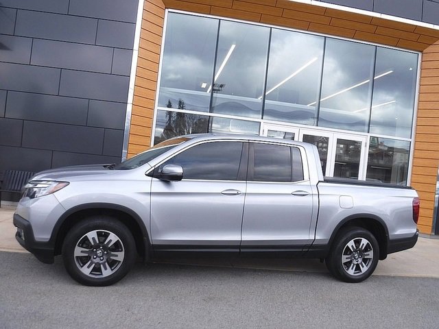 Used 2017 Honda Ridgeline RTL-T image 2