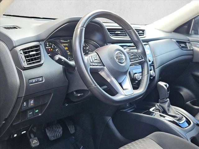 Used 2017 Nissan Rogue SV image 10