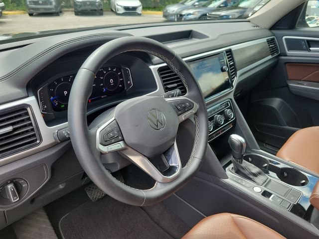Used 2023 Volkswagen Atlas SE w/ Panoramic Sunroof Package FWD image 22