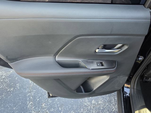 Used 2025 Nissan Kicks SR FWD image 10