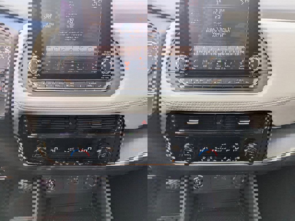 Used 2021 Nissan Rogue SV image 18