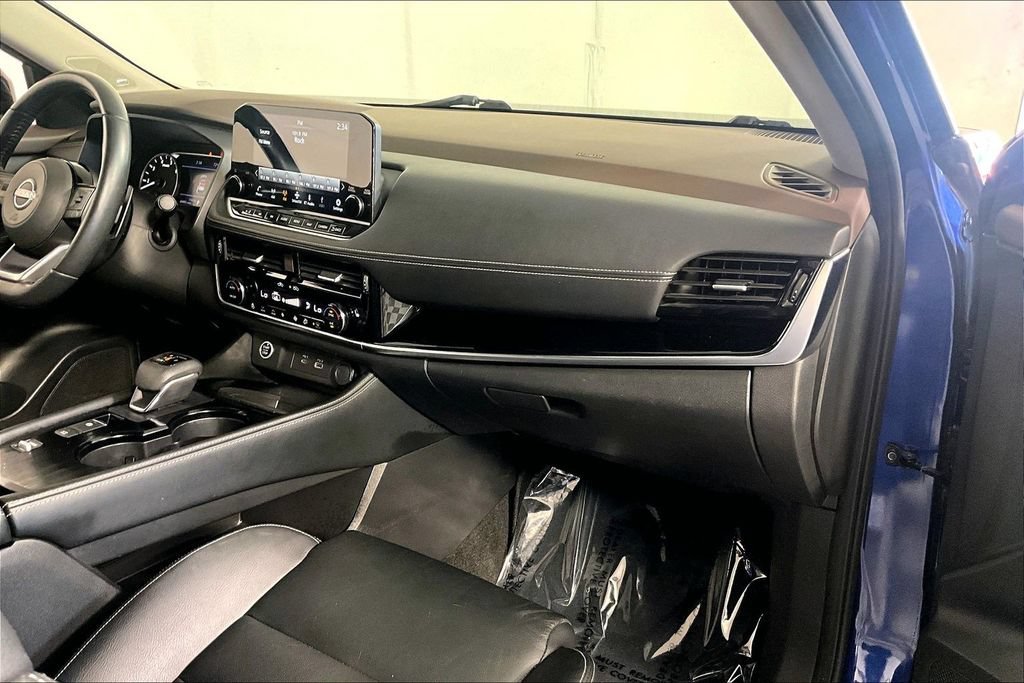 Used 2023 Nissan Rogue SL w/ SL Premium Package FWD image 16