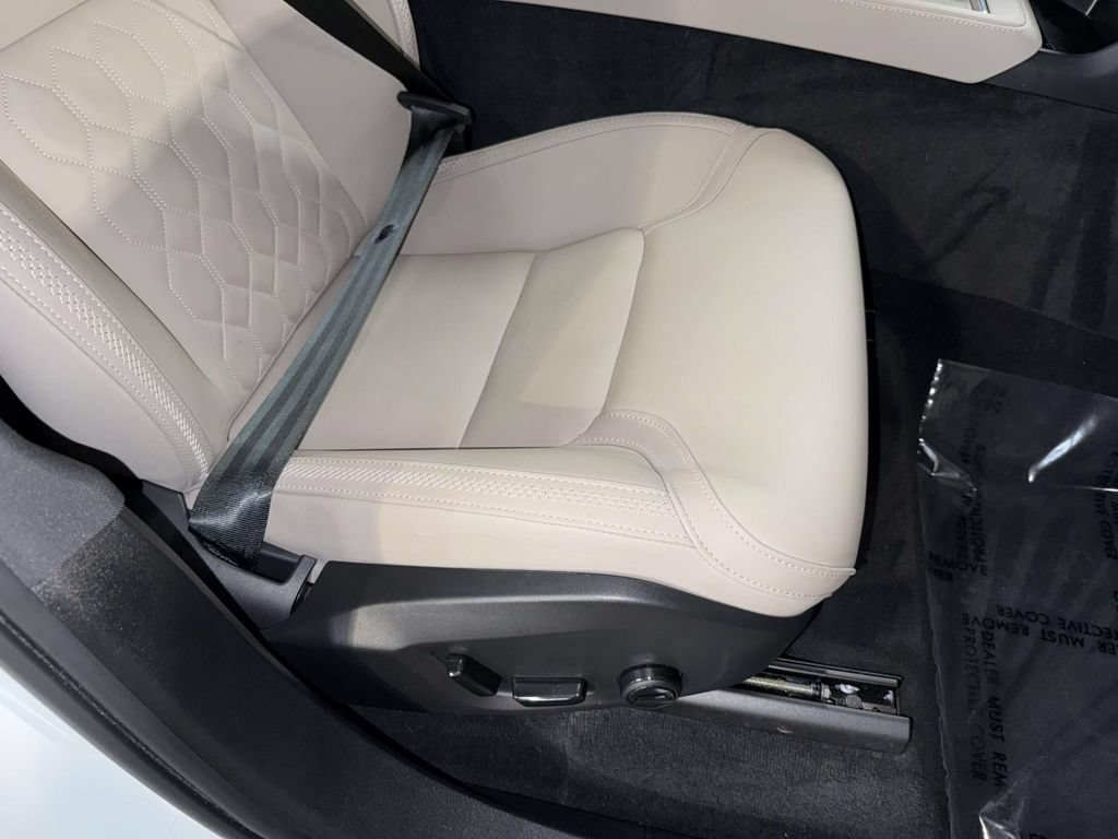 Used 2025 Volvo XC90 B6 Plus AWD/4WD image 15