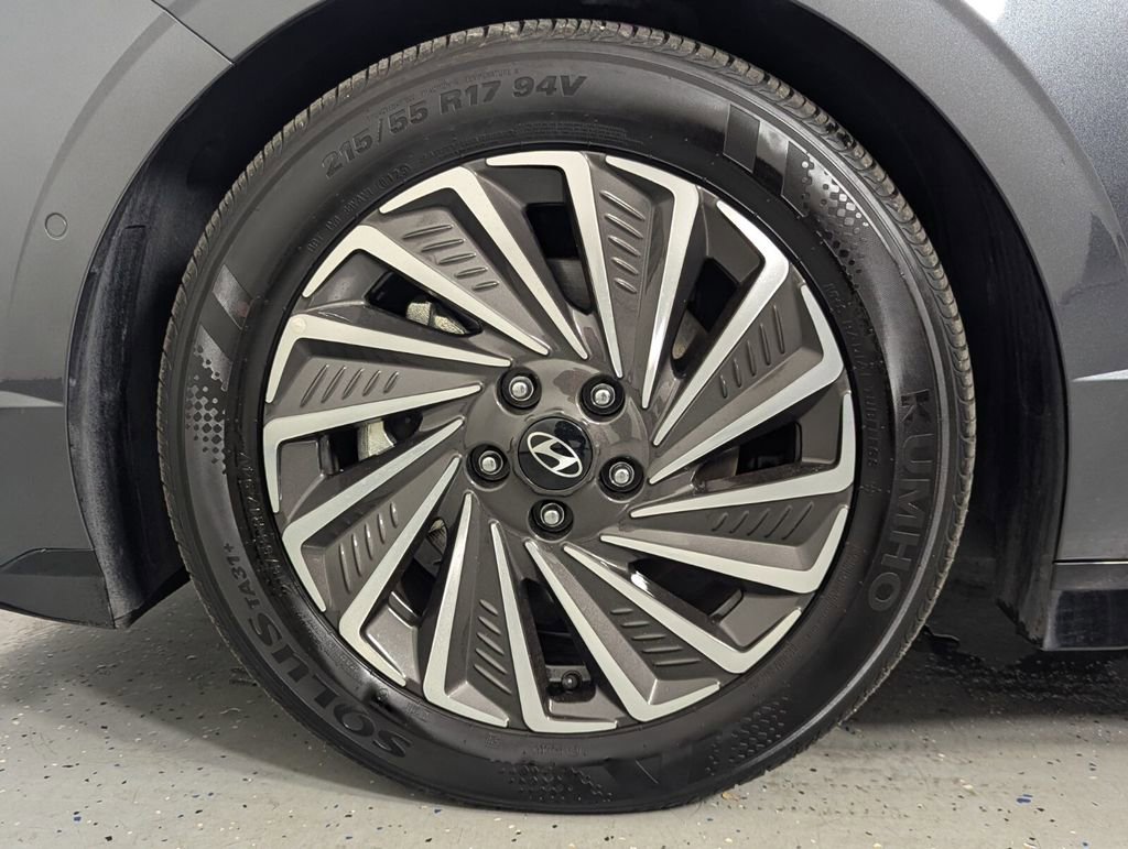 Certified 2025 Hyundai Sonata Limited image 11