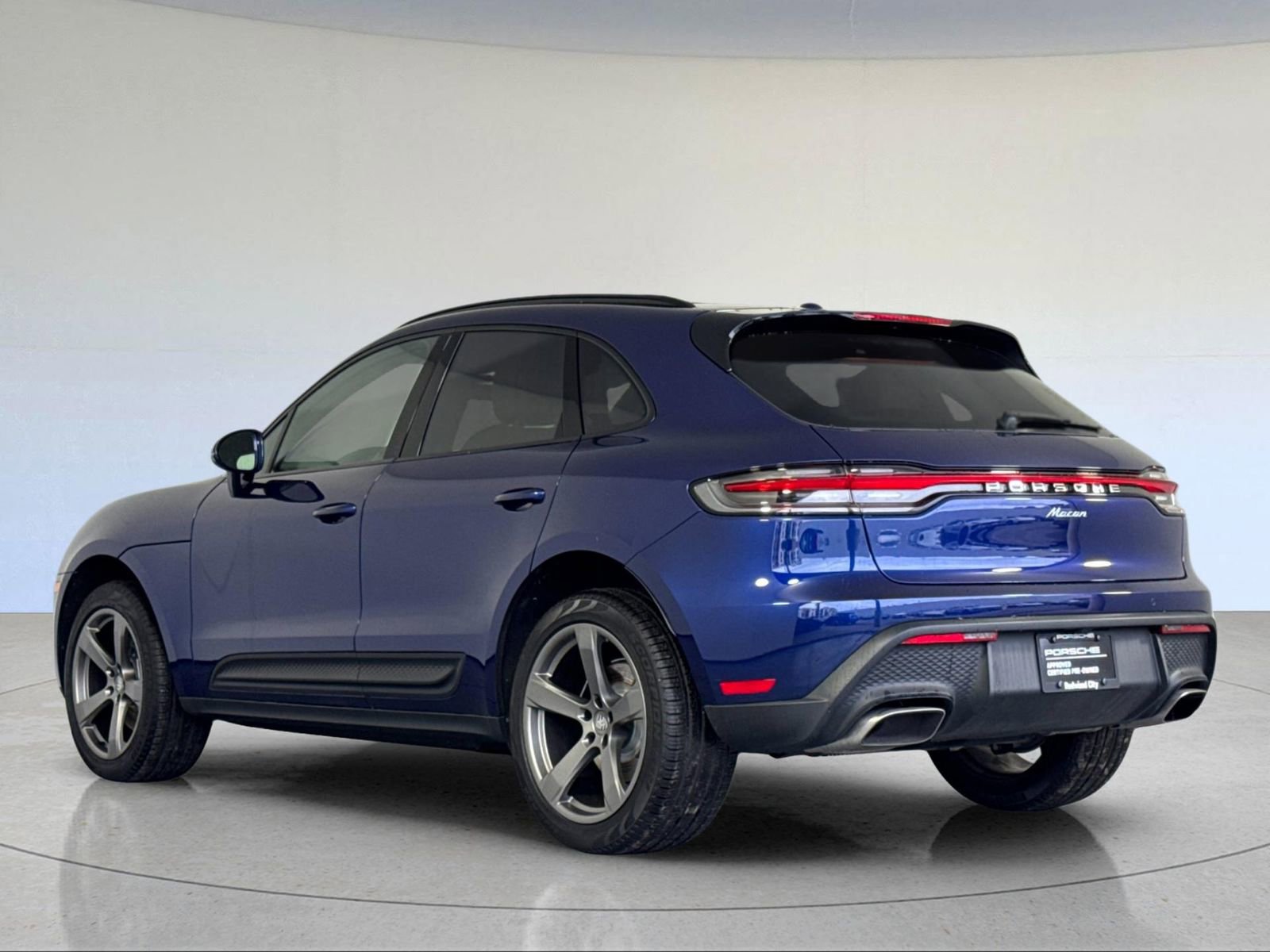 Certified 2025 Porsche Macan video 3