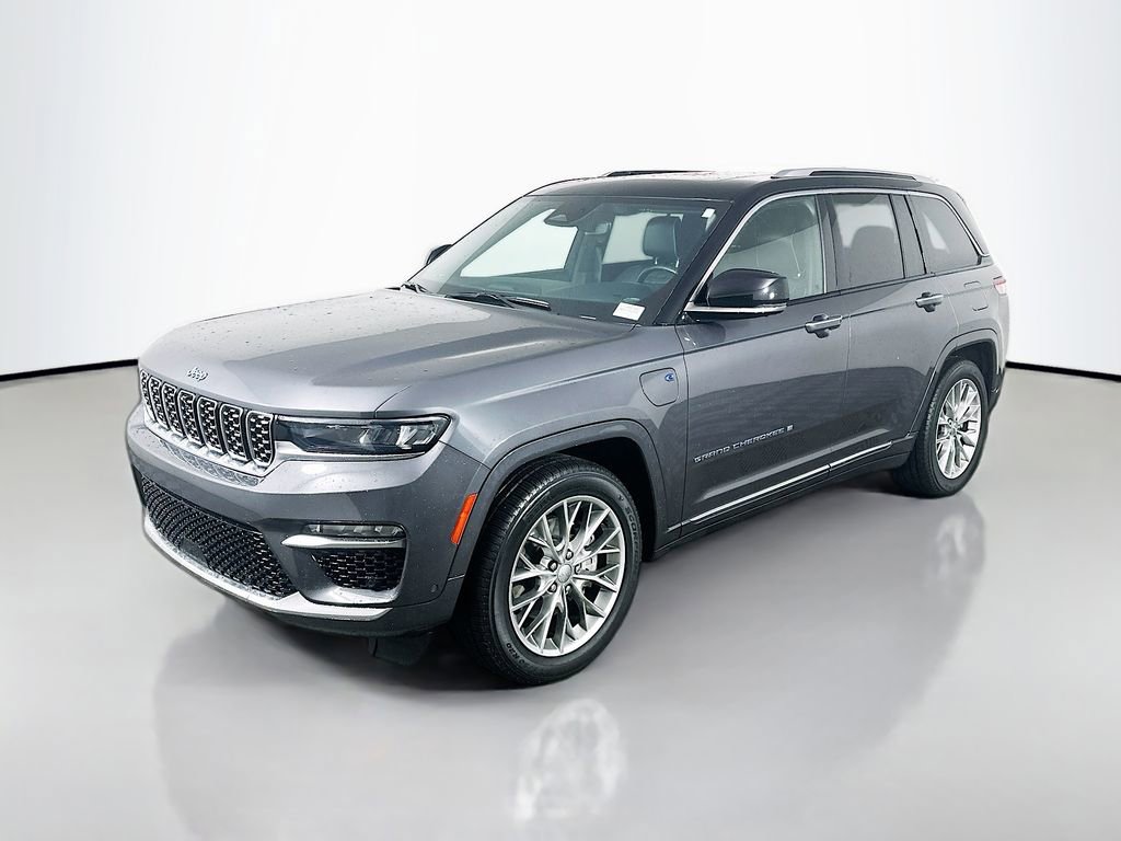 Used 2022 Jeep Grand Cherokee Summit AWD/4WD image 3